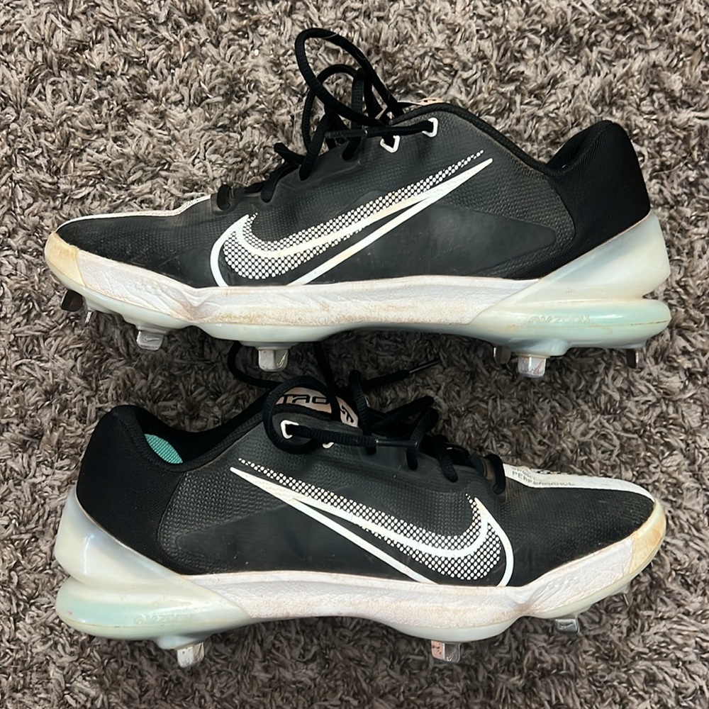 Nike Men's Force Zoom Trout 7 Pro Metal Baseball Cleats